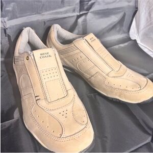 West Coast Men's Tan Leather
Slip-On Shoes size 8